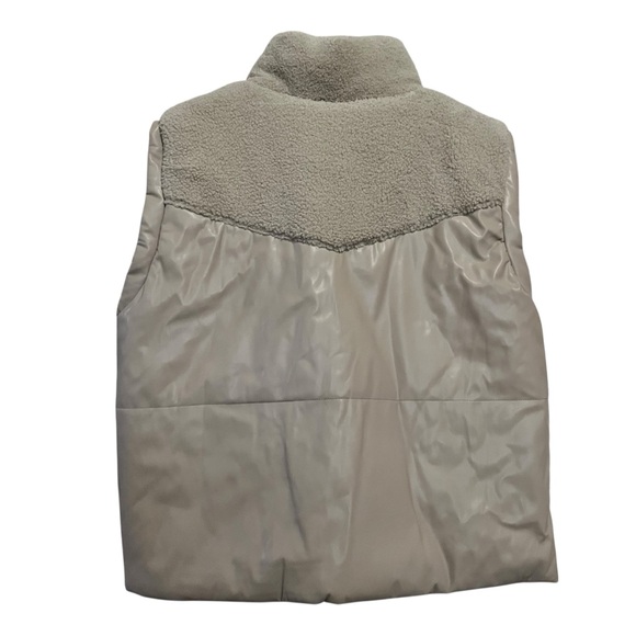 Gilli Cream Fleece Vest - Picture 11 of 13